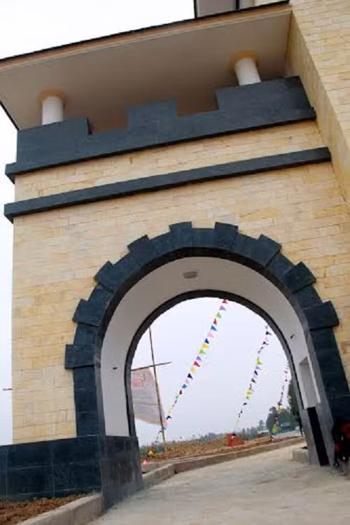 Can canh cong lang hon 3 ty dong do so o Nghe An-Hinh-4