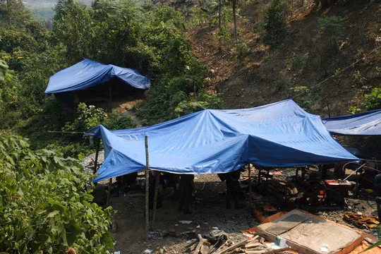 4 phu vang chet vi ngat khi: Huyen noi chi la dao... dat da-Hinh-2