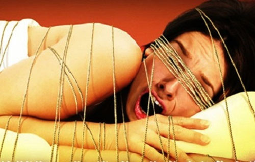 Nếu cơ thể ở trong trạng thái mệt mỏi hay lo lắng về một vấn đề gì đó, trí não có thể tạo những kịch bản quái dị nhất trong khi bạn hoàn toàn nằm yên.