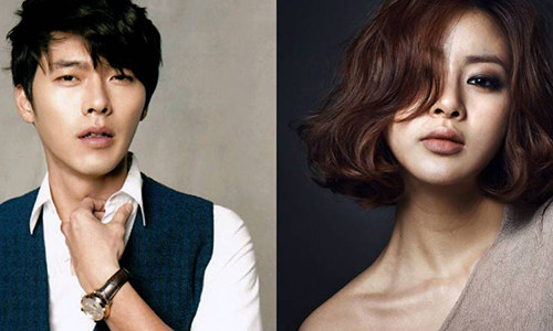 Tháng 12/2017, thông tin Hyun Bin và Kang Sora chia tay khiến nhiều người bất ngờ. Trong thời gian hẹn hò, cặp đôi này rất kín tiếng.