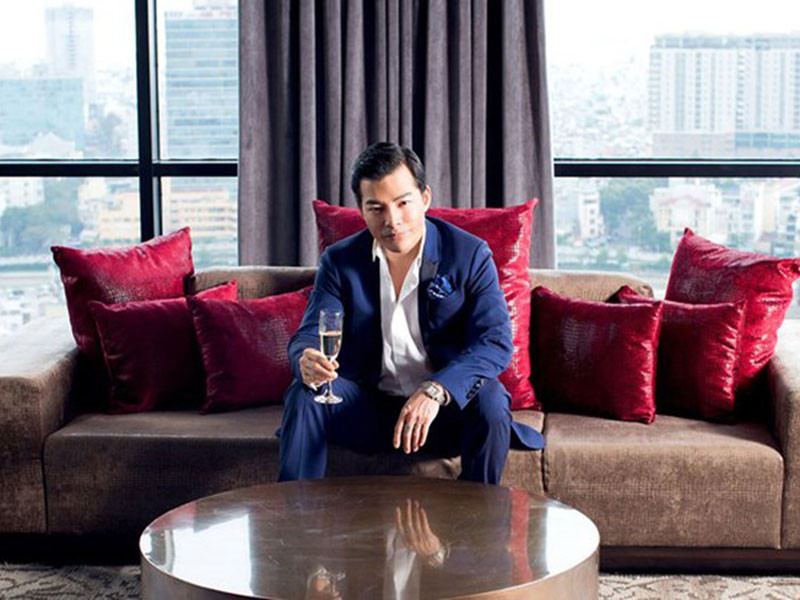 Hiện tại, Trần Bảo Sơn sở hữu khối tài sản khủng. Cuối năm 2015, nam diễn viên gây xôn xao khi sở hữu căn penthouse đắt giá và sang trọng bậc nhất TP HCM, trị giá 10 triệu USD.