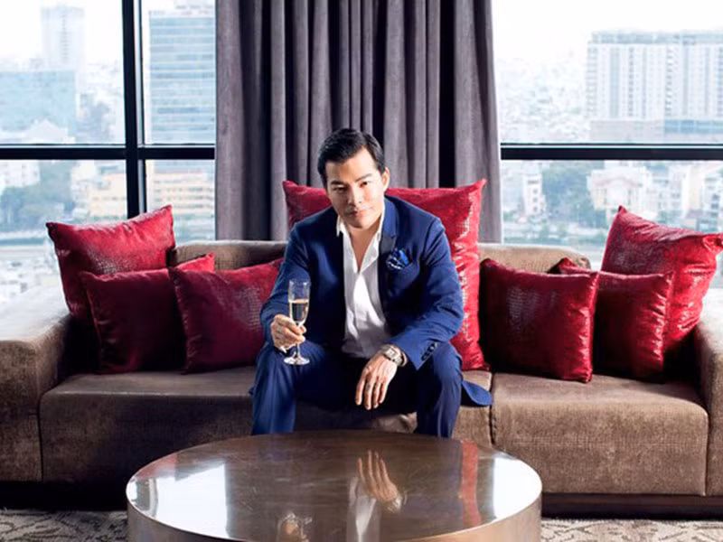 Hiện tại, Trần Bảo Sơn sở hữu khối tài sản khủng. Cuối năm 2015, nam diễn viên gây xôn xao khi sở hữu căn penthouse đắt giá và sang trọng bậc nhất TP HCM, trị giá 10 triệu USD.