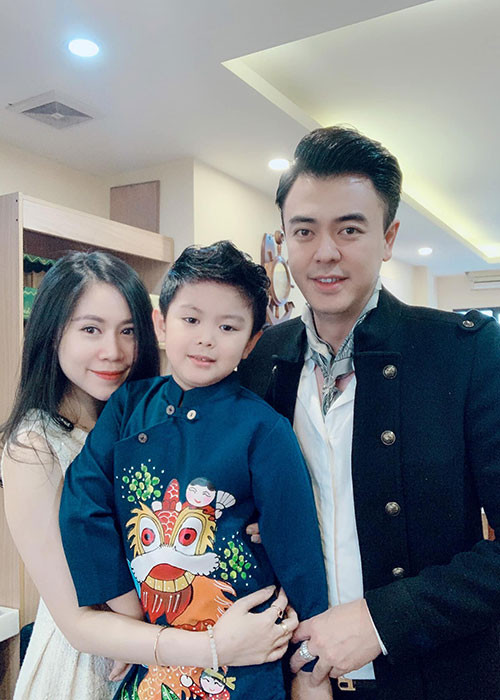 2 năm sau khi MC Tuấn Tú đóng “Về nhà đi con”, tổ ấm của nam nghệ sĩ này hiện tại vẫn hạnh phúc.