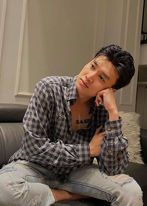 Trong cuộc phỏng vấn mới đây với Báo Phụ nữ, Quốc Trường cho biết, anh đã chán cuộc sống độc thân và thích một cô gái làm văn phòng hay một công việc an nhàn nào đó.