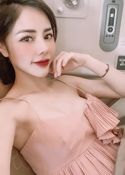 Theo Thời đại plus, Bạch Lan Phương từng thừa nhận phẫu thuật thẩm mỹ. "Tôi có can thiệp thẩm mỹ sau sinh. Vì là phụ nữ nên tôi ham soi gương và làm đẹp lắm. Sau sinh, mí mắt của tôi bị sụp nên tôi đã nhấn mí để có được gương mặt đẹp hơn".