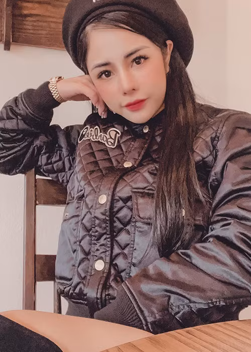 Bạn gái của Huỳnh Anh làm mẹ đơn thân, khá kín tiếng về chuyện tình cảm trong quá khứ.