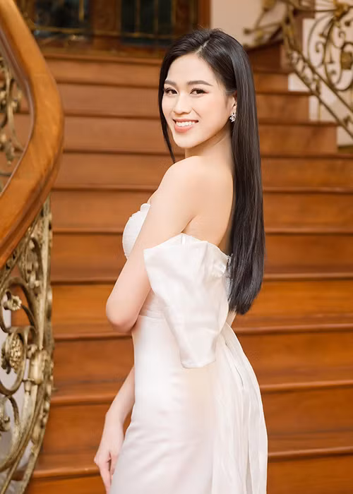 Chân dài gốc Thanh Hóa giành vương miện ở tuổi 19, chưa có hoạt động trong showbiz.