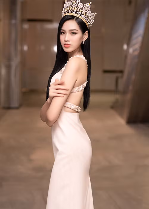 Năm 2021, người hâm mộ hy vọng Đỗ Thị Hà sẽ lột xác hơn, mang đến hình ảnh mới mẻ cho khán giả.