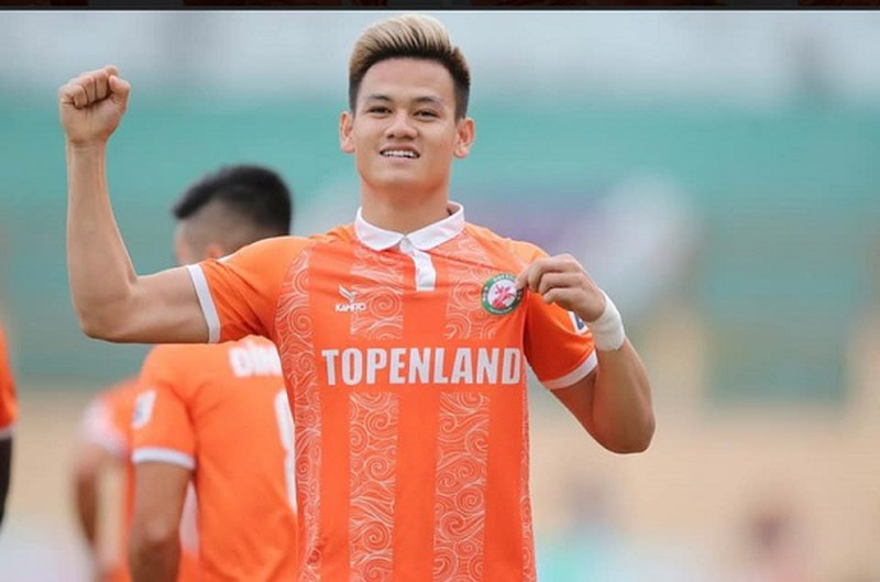 Bong da Viet Nam: Doi hinh tuoi Suu 'ganh vac tuong lai'-Hinh-4