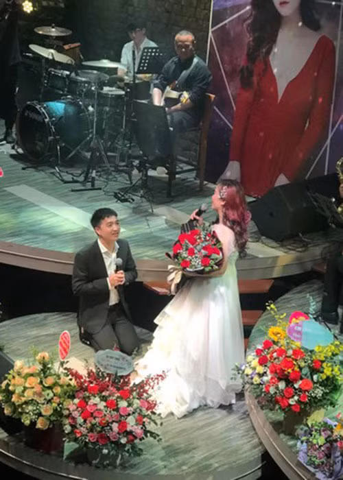 Hoàng Yến không áp lực giữ chồng dù cô hơn Cao Thắng 3 tuổi.