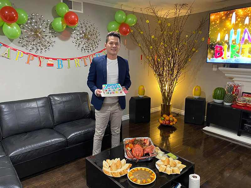 Hậu ly hôn Quỳnh Như hồi cuối năm 2020, Hoàng Anh sống một mình ở Mỹ.