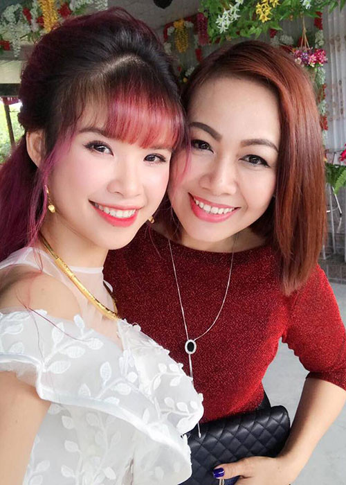 Khi hẹn hò Kelvin Khánh, Khởi My đã được lòng má Vân.