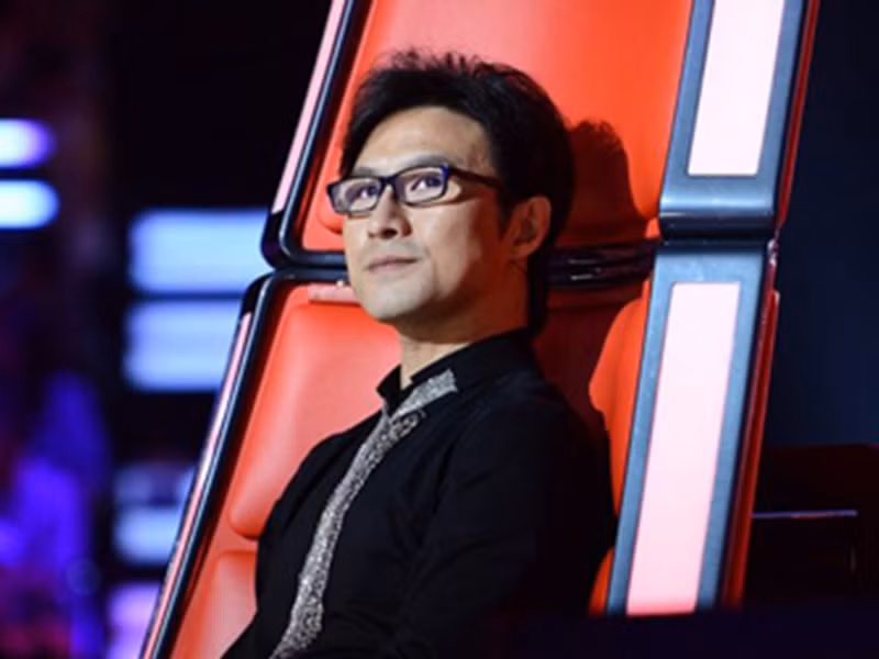 Theo Ngôi sao, năm 2002, Uông Phong tuyên bố kết hôn với Tề Đan. Sau đó 4 năm, cả hai chia tay. Tề Đan từng tố Uông Phong thường xuyên ngoại tình, độc đoán trong gia đình.