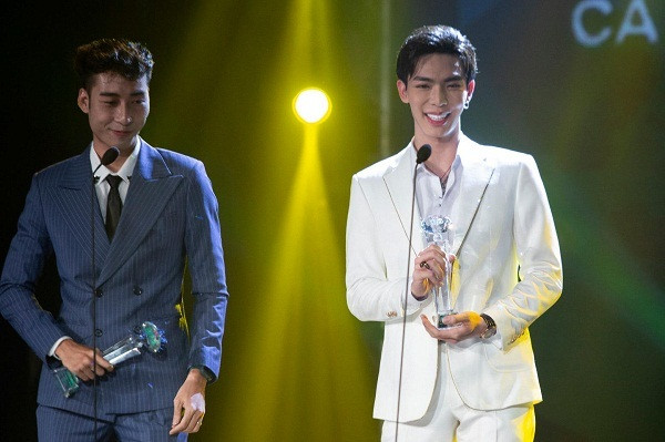 Nam ca sĩ tuổi Sửu tâm sự, hiện tại anh hoàn toàn tập trung cho công việc, không nghĩ đến chuyện yêu đương quá nhiều và hy vọng trong tương lai sẽ tìm được một chỗ dựa vững chắc cho mình mỗi khi mệt mỏi.