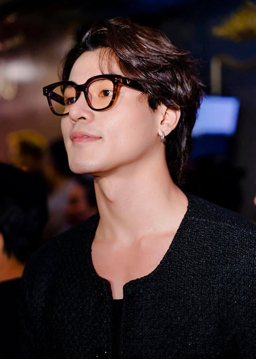 Khương Lê từng đóng các series của nhóm hài FAPtv như "Chàng trai của em", "Em của anh đừng của ai".