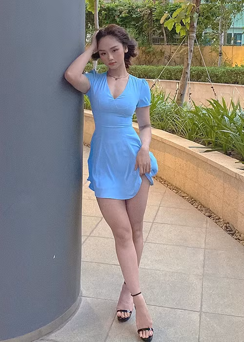 Miu Lê - nữ diễn viên chính của phim trăm tỷ "Em là bà nội của anh" lại sở hữu thân hình khỏe khoắn nhưng không hề mất đi vẻ gợi cảm.