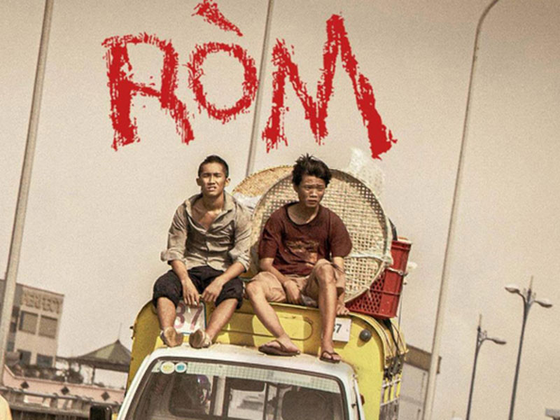 Năm 2020, hàng loạt phim Việt cũng bị “đắp chiếu” một thời gian rồi trở lại khi dịch COVID-19 được kiểm soát. Ví như nhà phát hành phim “Ròm” thông báo hủy lịch ra rạp ngày 31/7, sau đó công chiếu vào tháng 9. Ảnh: Công luận