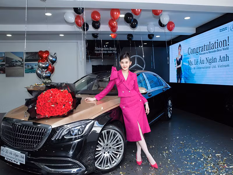 Le Au Ngan Anh tau xe sang 8 ty, phat nhu dieu gap gio