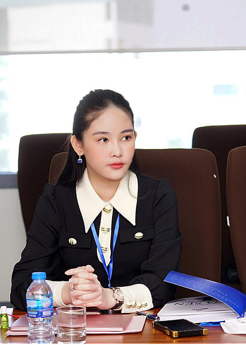 Hoa hậu Đại dương Việt Nam 2017 mới làm Giám đốc thương mại.