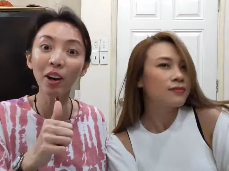 Trên trang cá nhân, đạo diễn Nguyễn Quang Dũng đăng tải clip Mỹ Tâm bên diễn viên hài Thu Trang. Clip nhanh chóng gây chú ý bởi đây là lần đầu tiên Mỹ Tâm lộ diện sau ồn ào yêu đương Mai Tài Phến. Ảnh: Saostar