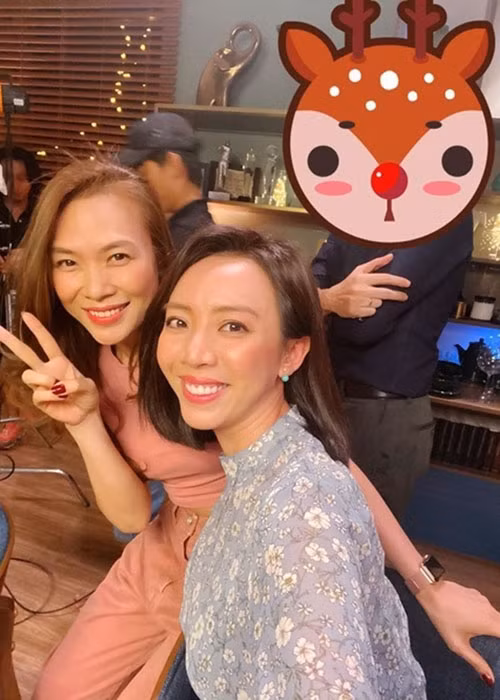 Nữ ca sĩ từng là diễn viên khách mời trong bộ phim "Tiệc trăng máu" có Thu Trang đóng chính.