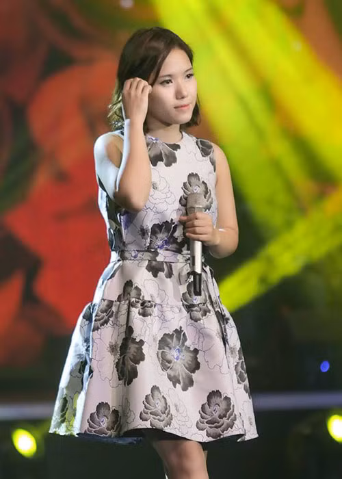 Giọng hát đầy nội lực, trong trẻo, ngọt ngào của Thùy Chi trong ca khúc “Giấc mơ trưa” chinh phục được nhiều khán giả thế hệ 8x, 9x.