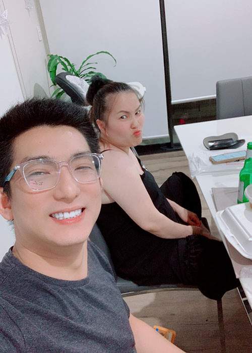 Thúy Oanh luôn bên Bảo Duy ngay cả trong thời gian anh thua lỗ khi đầu tư vào bất động sản và chứng khoán.