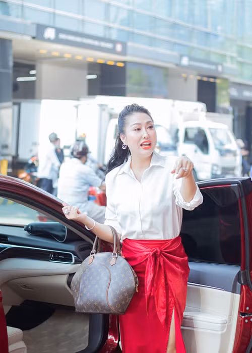 Phi Thanh Vân tập trung cho công việc kinh doanh, ít tham gia sự kiện của làng giải trí.