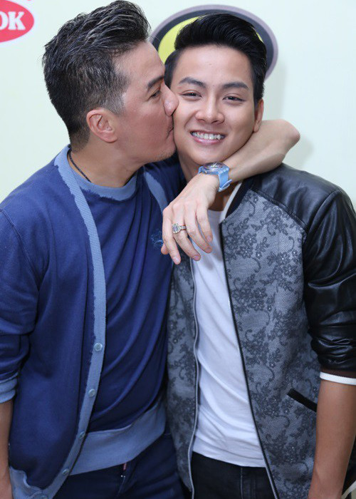 Trên Vietnamnet, “ông hoàng nhạc Việt” chia sẻ: “Hoài Lâm là người duy nhất nhận được sự quan tâm cực độ của tôi. Tôi yêu thương Hoài Lâm như một đứa con. Từ một đứa lông bông, lơ ngơ, tôi dạy dỗ cho mọi thứ, dạy cách hát, đối nhân xử thế...