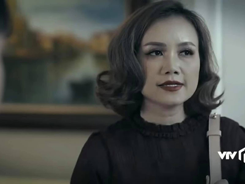 Tạo hình của Hoàng Yến trong "Hồ sơ cá sấu" đang lên sóng.