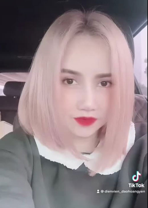 Không ít người cho rằng nhan sắc của Đào Hoàng Yến trông khác lạ sau khi sửa mũi.