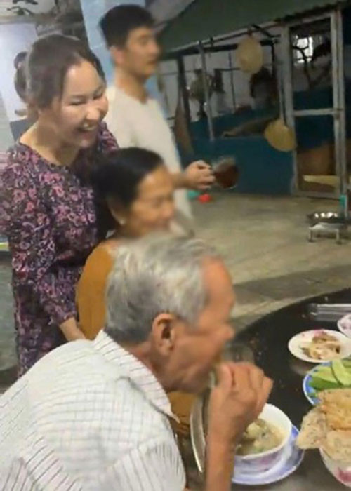 Bà xã của Quý Bình ngày càng thân thiết với gia đình chồng.