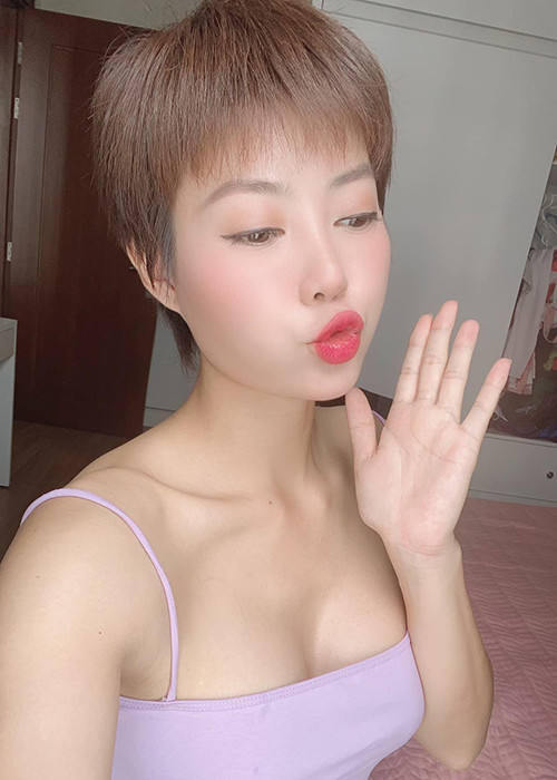 Thanh Hương là gương mặt quen thuộc với khán giả truyền hình. Cô từng đóng "Quỳnh búp bê", "Người phán xử", "Nàng dâu order", "Lựa chọn số phận"...