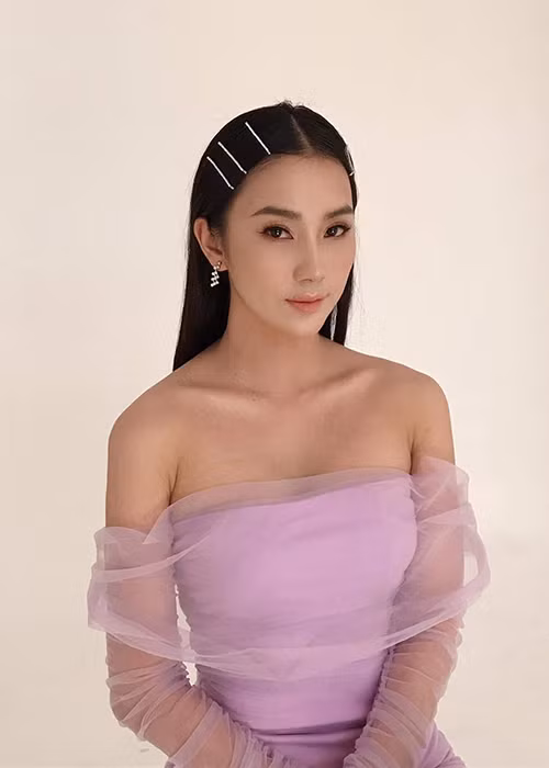 Cô đoạt giải á quân Thử thách cùng bước nhảy 2015, đăng quang ngôi vị quán quân Thử thách người nổi tiếng 2016, quán quân Hoán đổi 2016.