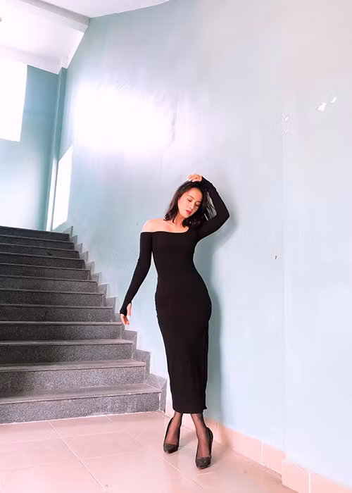 Quán quân Gương mặt thân quen 2020 ngày càng nữ tính.