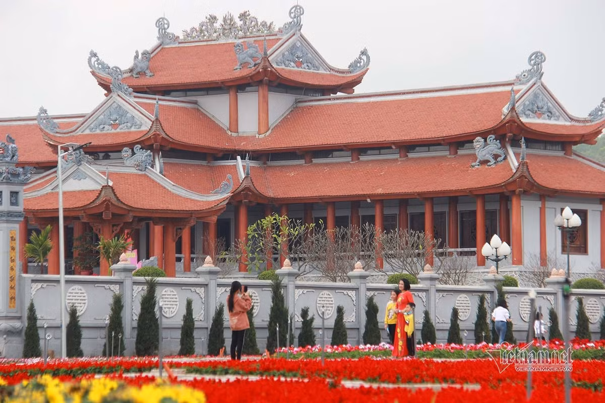 Mung 1 Tet: Canh de thuong trong khu cach ly TP Chi Linh-Hinh-2