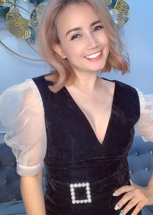 Trong cuộc phỏng vấn mới đây với Người đưa tin, nữ diễn viên chia sẻ: "Biết tôi độc thân, đàn ông rất thích".