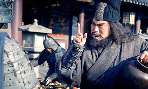 Von kieu ngao, vi sao Quan Vu van khen 1 nguoi truoc mat Truong Phi?-Hinh-2