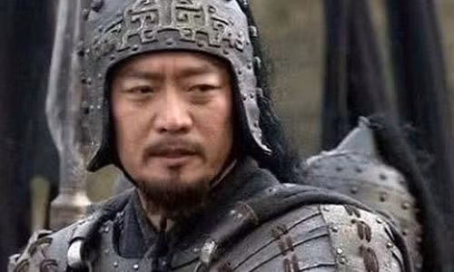 Von kieu ngao, vi sao Quan Vu van khen 1 nguoi truoc mat Truong Phi?