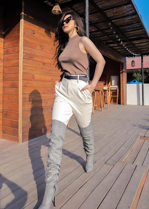 Ở Mỹ, Hương Tràm vào bếp, bắt đầu nấu những món ăn đơn giản nhất và làm các công việc nhà khác.