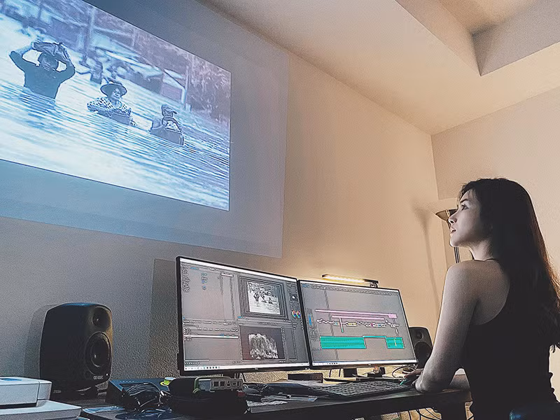 Nữ ca sĩ còn tung sản phẩm âm nhạc. Cuối năm 2020, cô giới thiệu với khán giả 2 phẩn của MV “Tết chỉ cần được trở về”.