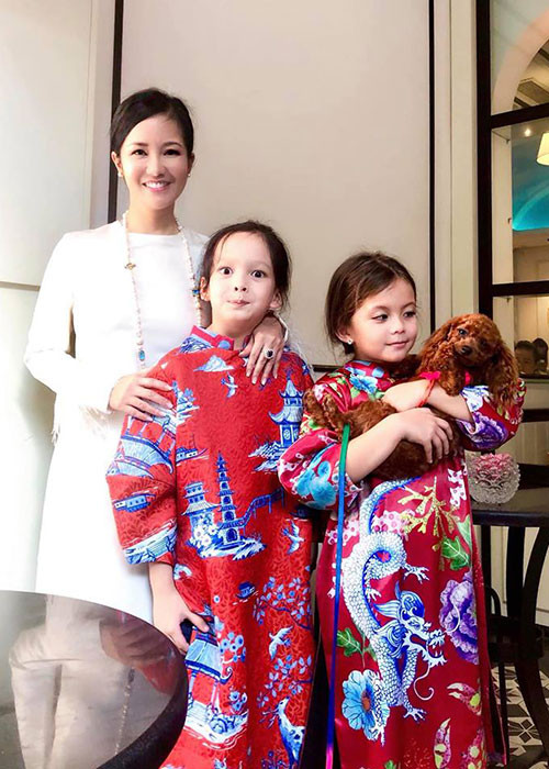 Hiện tại, "Cô Bống" có cuộc sống hạnh phúc bên hai con và bạn trai ngoại quốc.