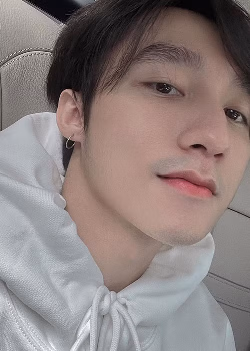 Sơn Tùng M-TP xuất hiện trước công chúng sau lùm xùm, không ở ẩn như Hải Tú.