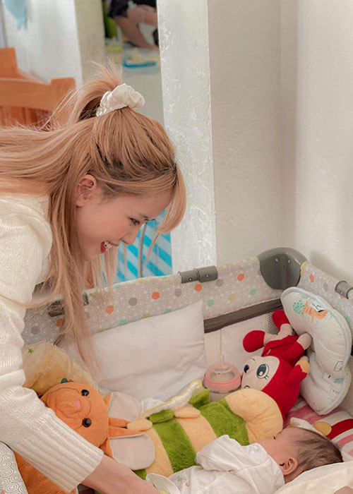 Thiều Bảo Trâm chia sẻ hình ảnh chuyến từ thiện trước Tết Nguyên đán.