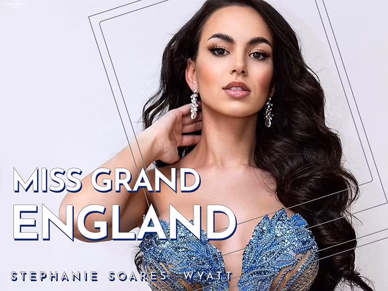 Đối thủ mạnh của đại diện Việt Nam còn có Hoa hậu Hoà bình Anh quốc Stephanie Wyatt. Thí sinh này có hình thể gợi cảm, từng lọt top 10 cuộc thi Hoa hậu Trái đất 2019.