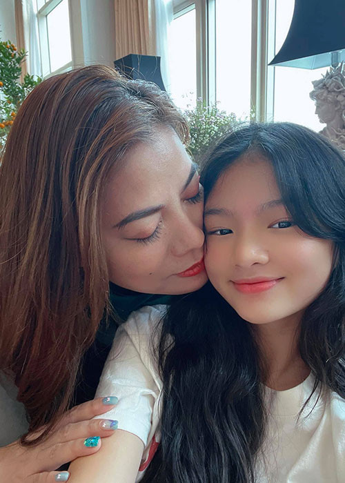 Trương Ngọc Ánh hiện tại tập trung cho các dự án nghệ thuật và dành thời gian chăm sóc con gái.