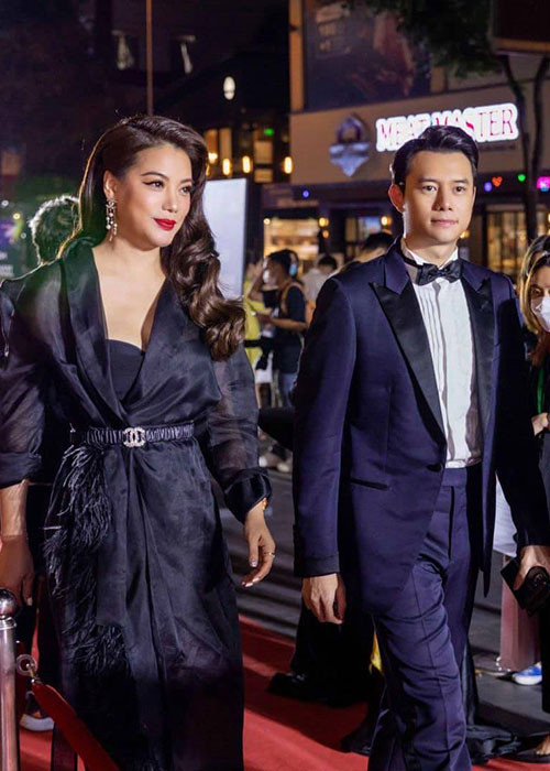 Từ năm 2019, Trương Ngọc Ánh liên tục xuất hiện bên diễn viên Anh Dũng.