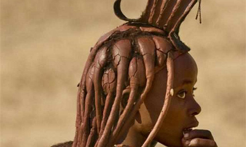 Bo lac noi phu nu tu choi mac quan ao, dan ong kho song qua tuoi 15