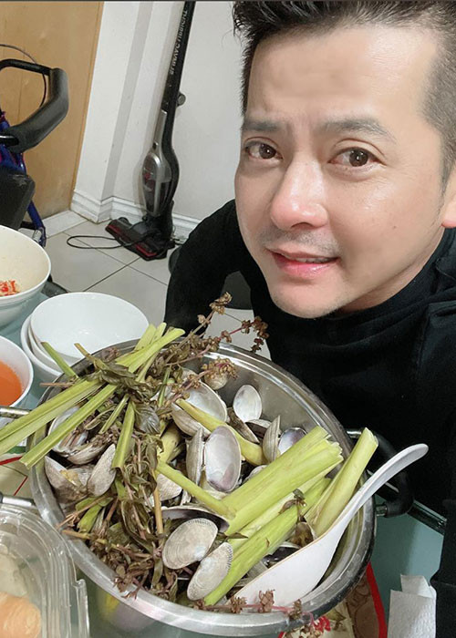 Đầu tháng 2, Hoàng Anh chia sẻ, Thắm Bebe là người duy nhất đang bên anh. Nam diễn viên còn bày tỏ, thời gian qua nếu không có Thắm Bebe bên cạnh thì anh không còn là chính mình.