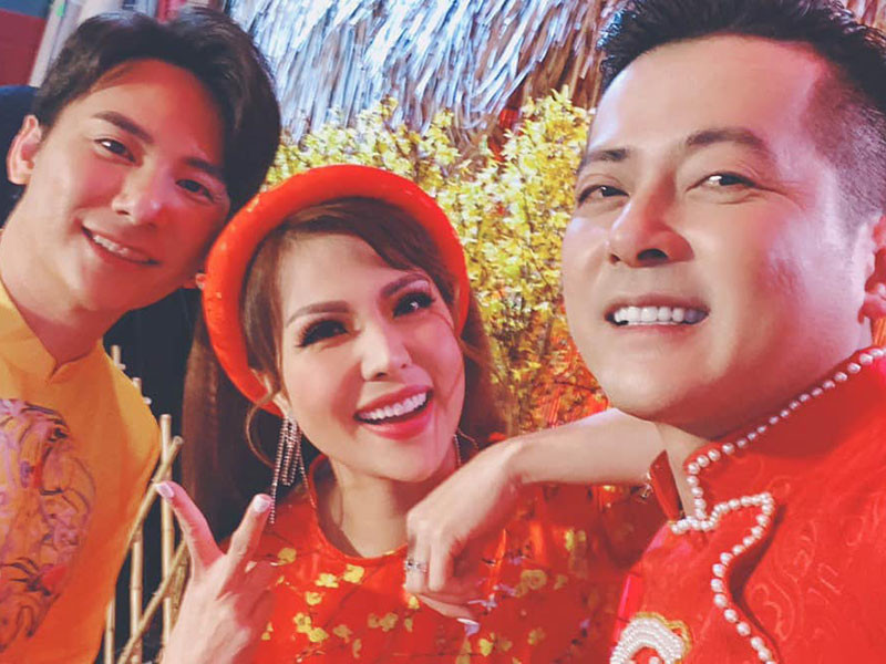 Dù vướng ồn ào tình cảm nhưng Hoàng Anh và Thắm Bebe vẫn không ngại xuất hiện bên nhau.